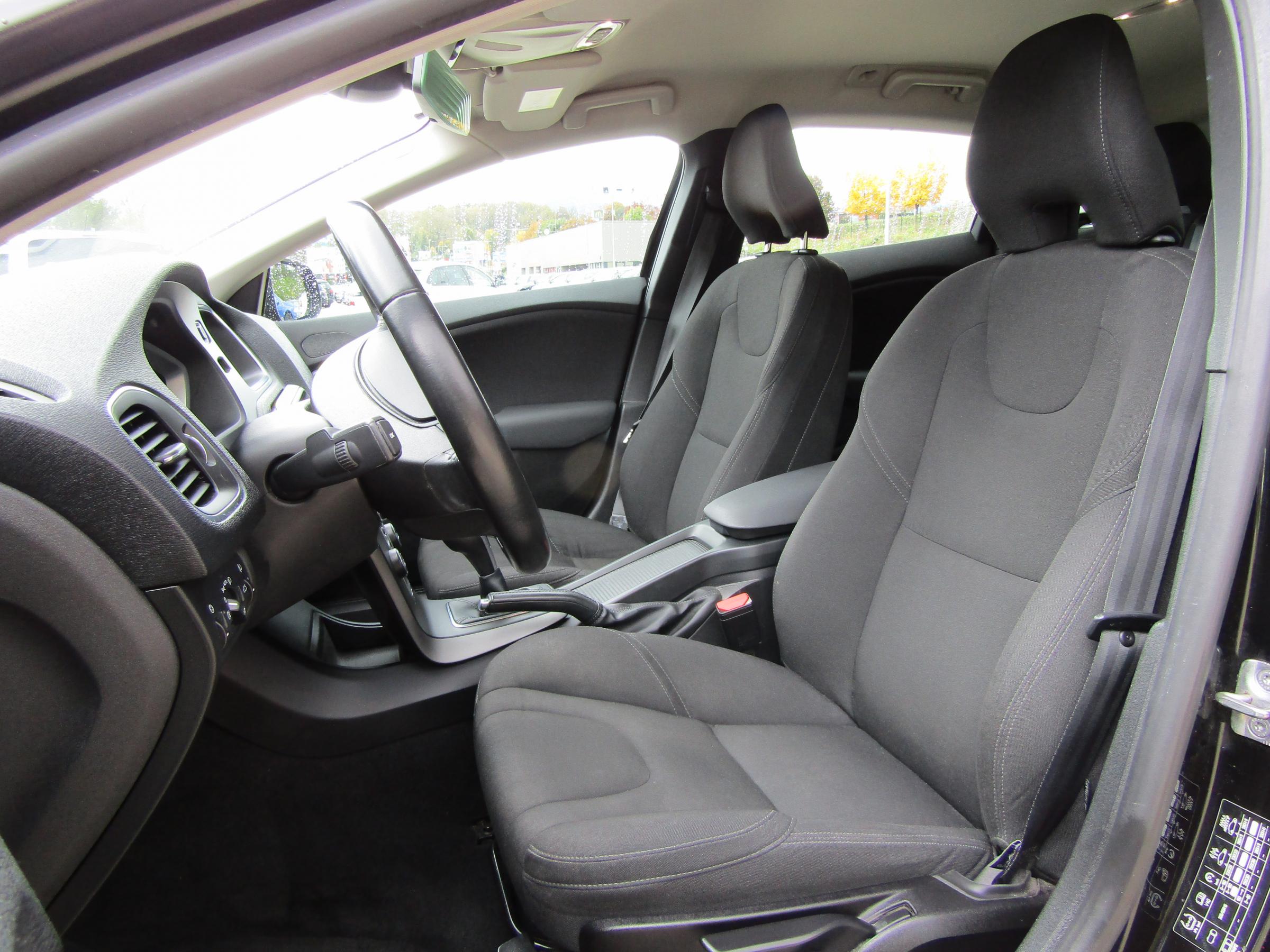 Volvo V40, 2016 - pohled č. 9