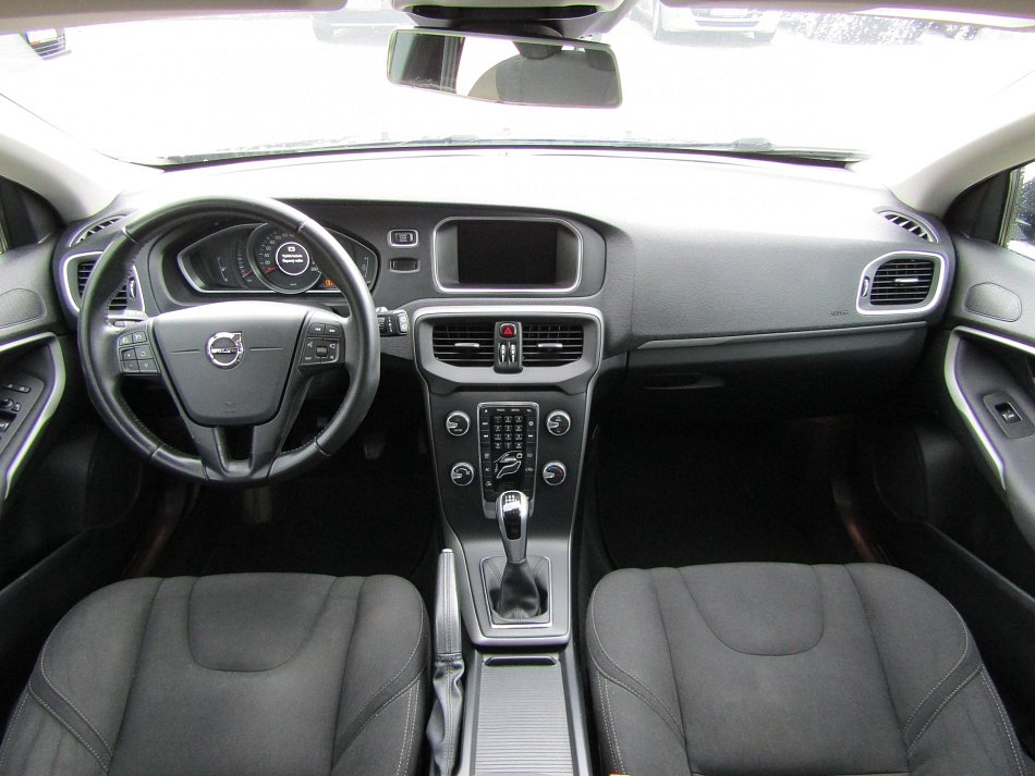 Volvo V40 2.0D 