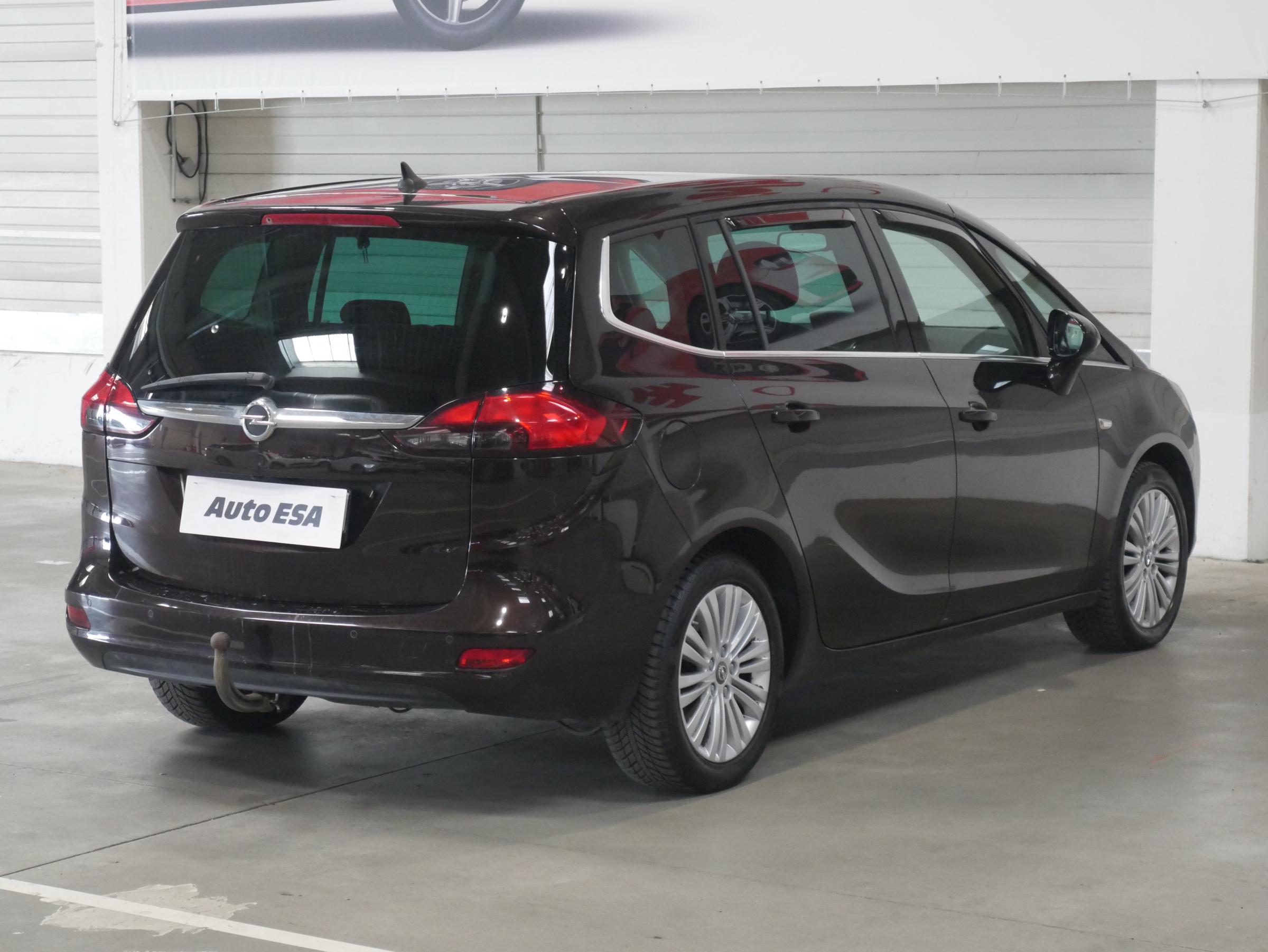 Opel Zafira, 2015 - pohled č. 4