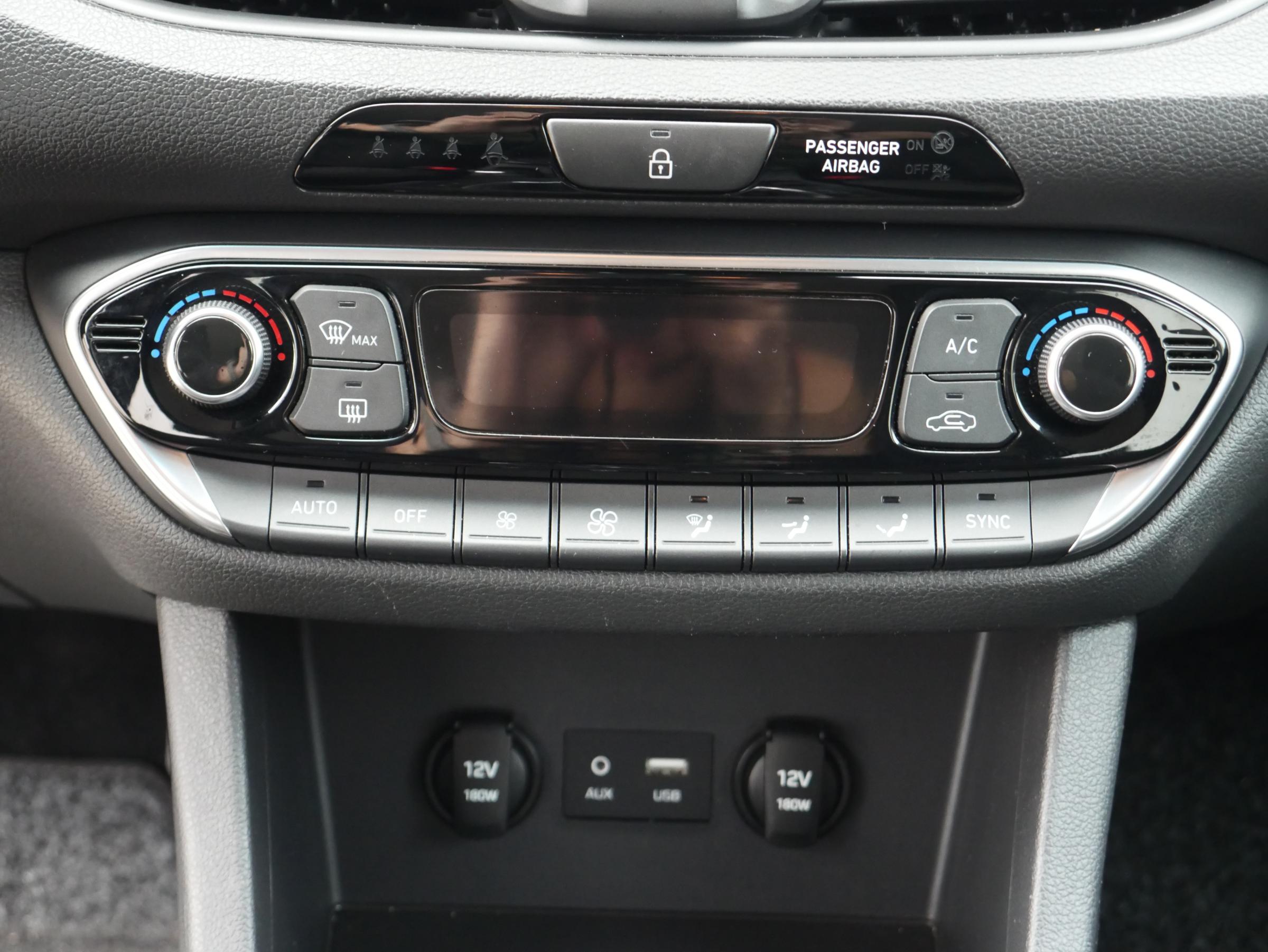 Hyundai i30, 2018 - pohled č. 13