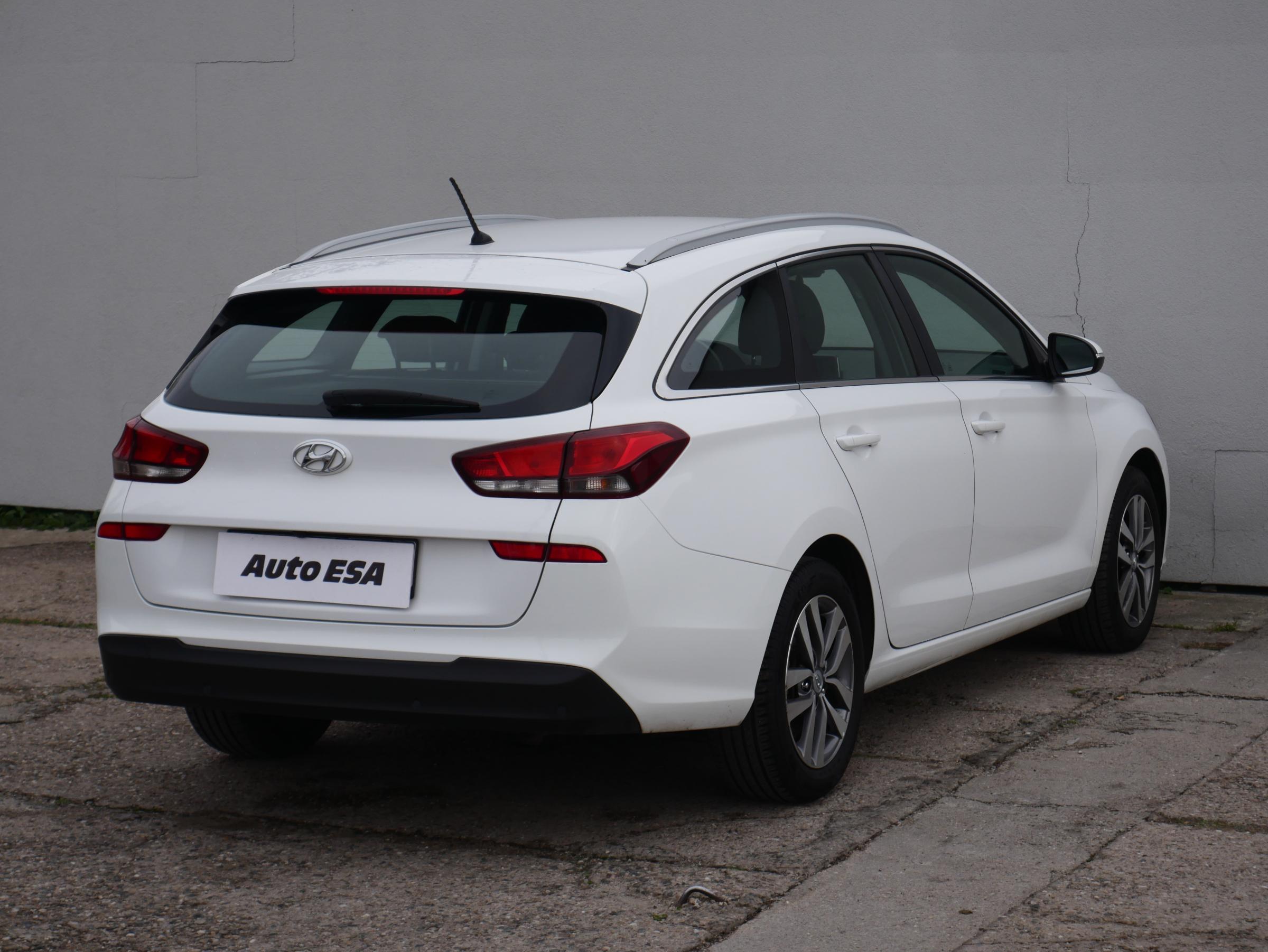 Hyundai i30, 2018 - pohled č. 6