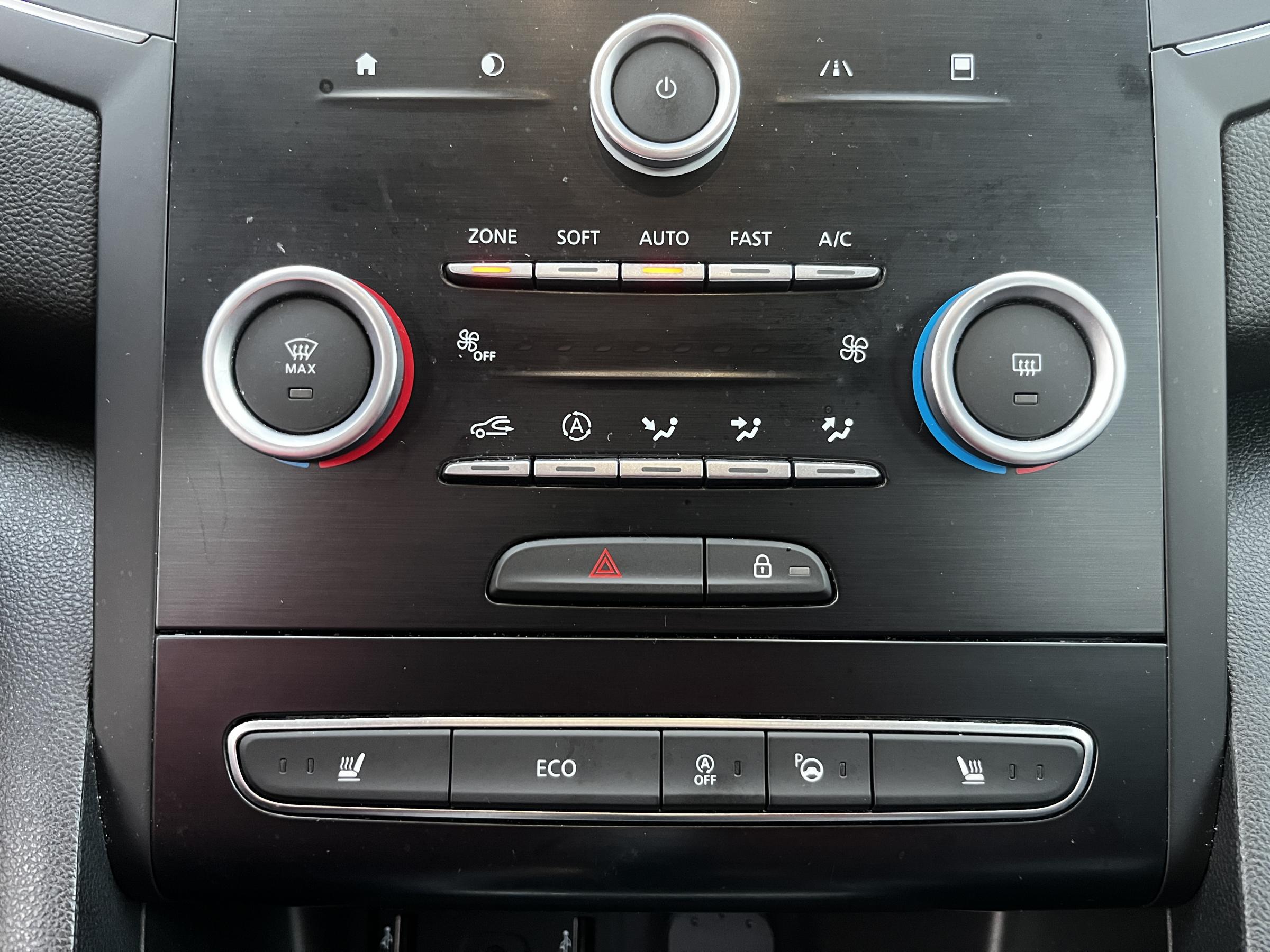 Renault Mégane, 2017 - pohled č. 15