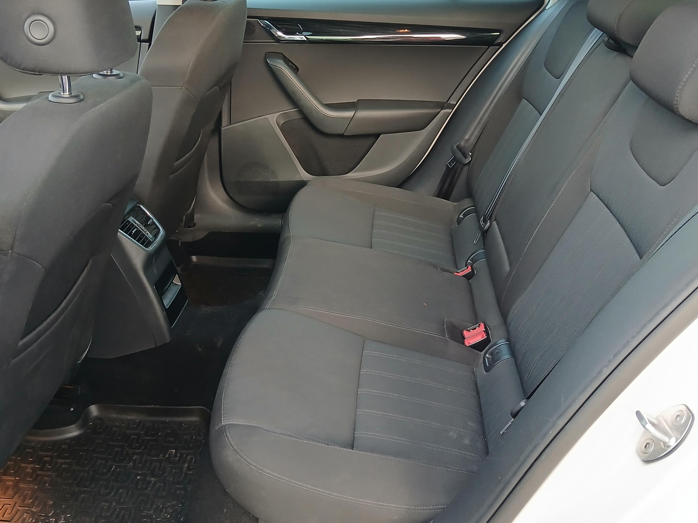 Škoda Octavia III, 2017 - pohled č. 10