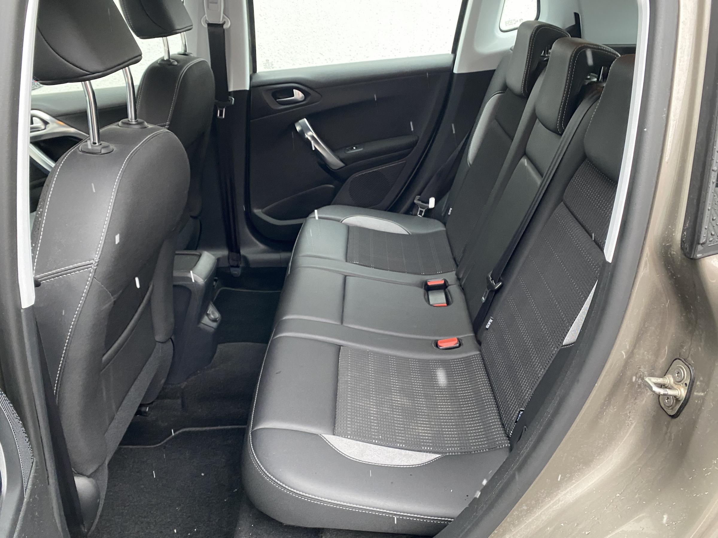 Peugeot 2008, 2016 - pohled č. 10