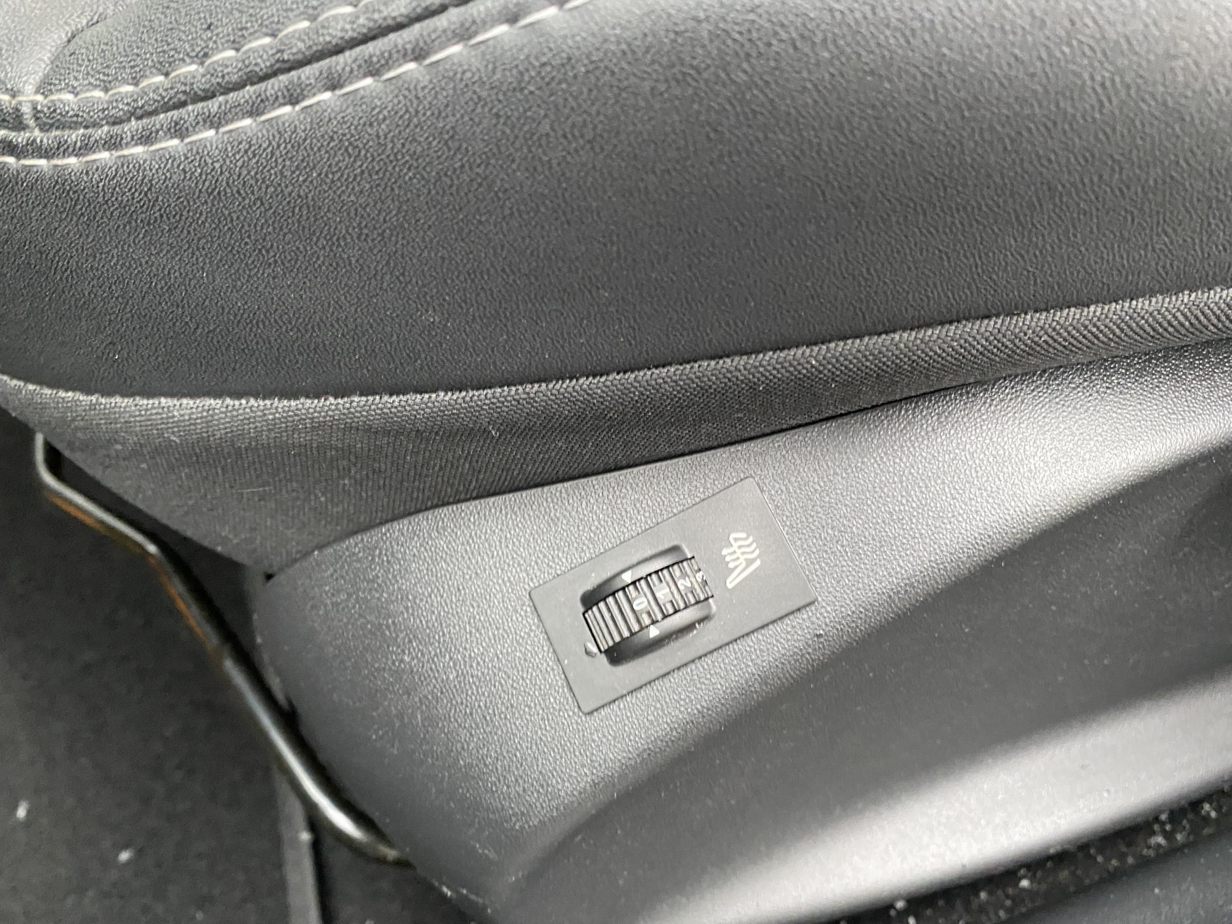 Peugeot 2008, 2016 - pohled č. 15