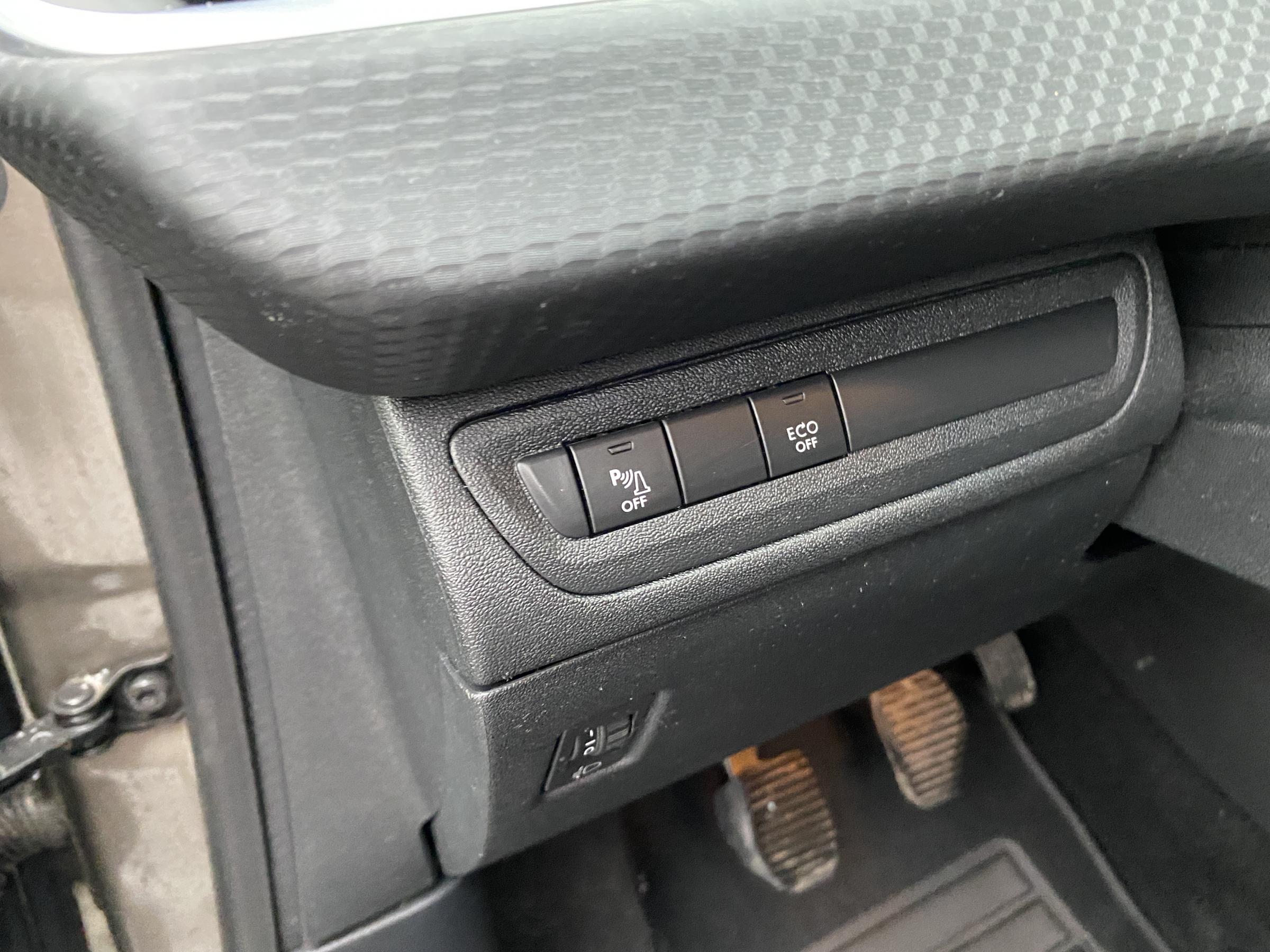 Peugeot 2008, 2016 - pohled č. 16