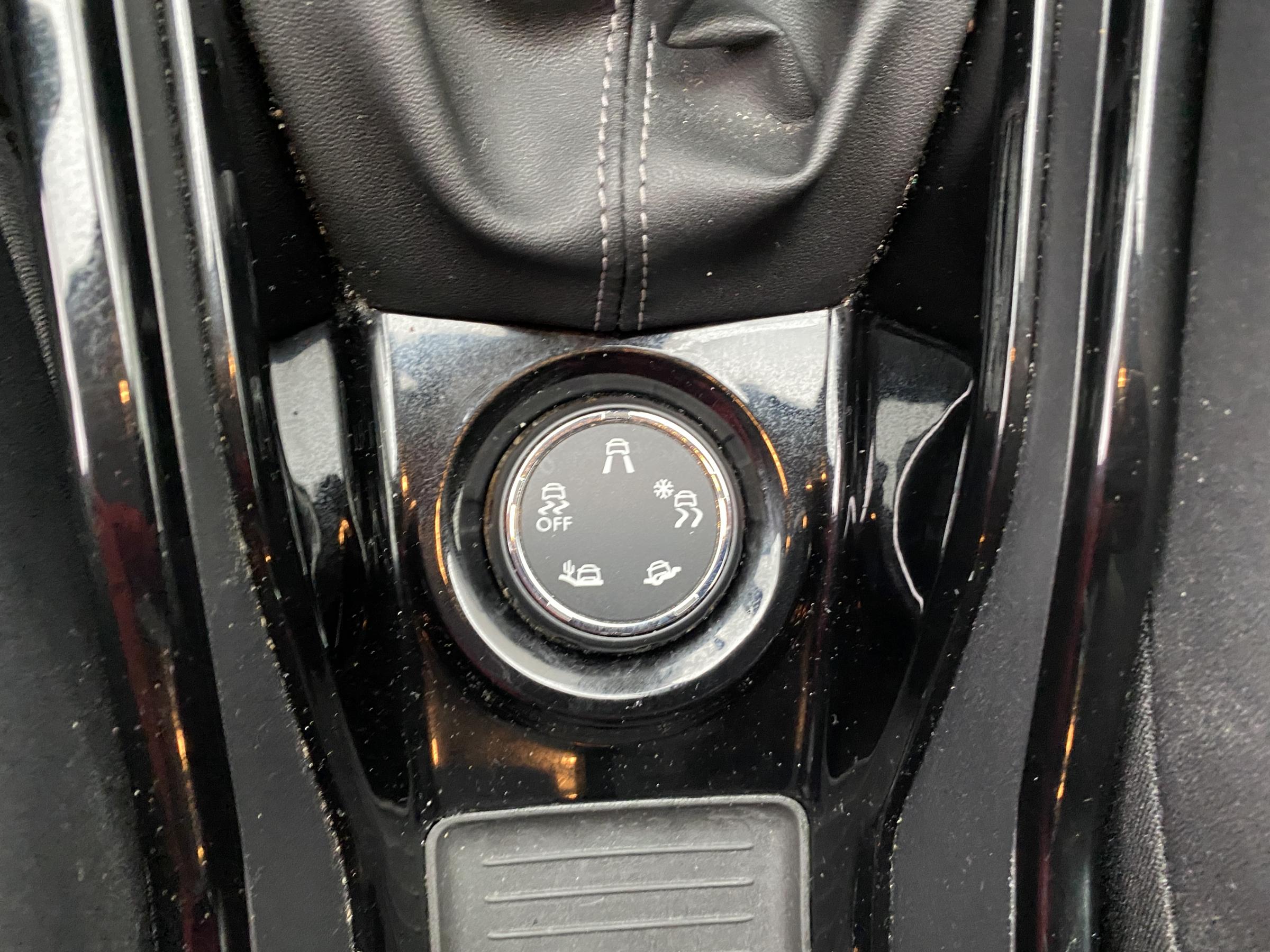 Peugeot 2008, 2016 - pohled č. 18