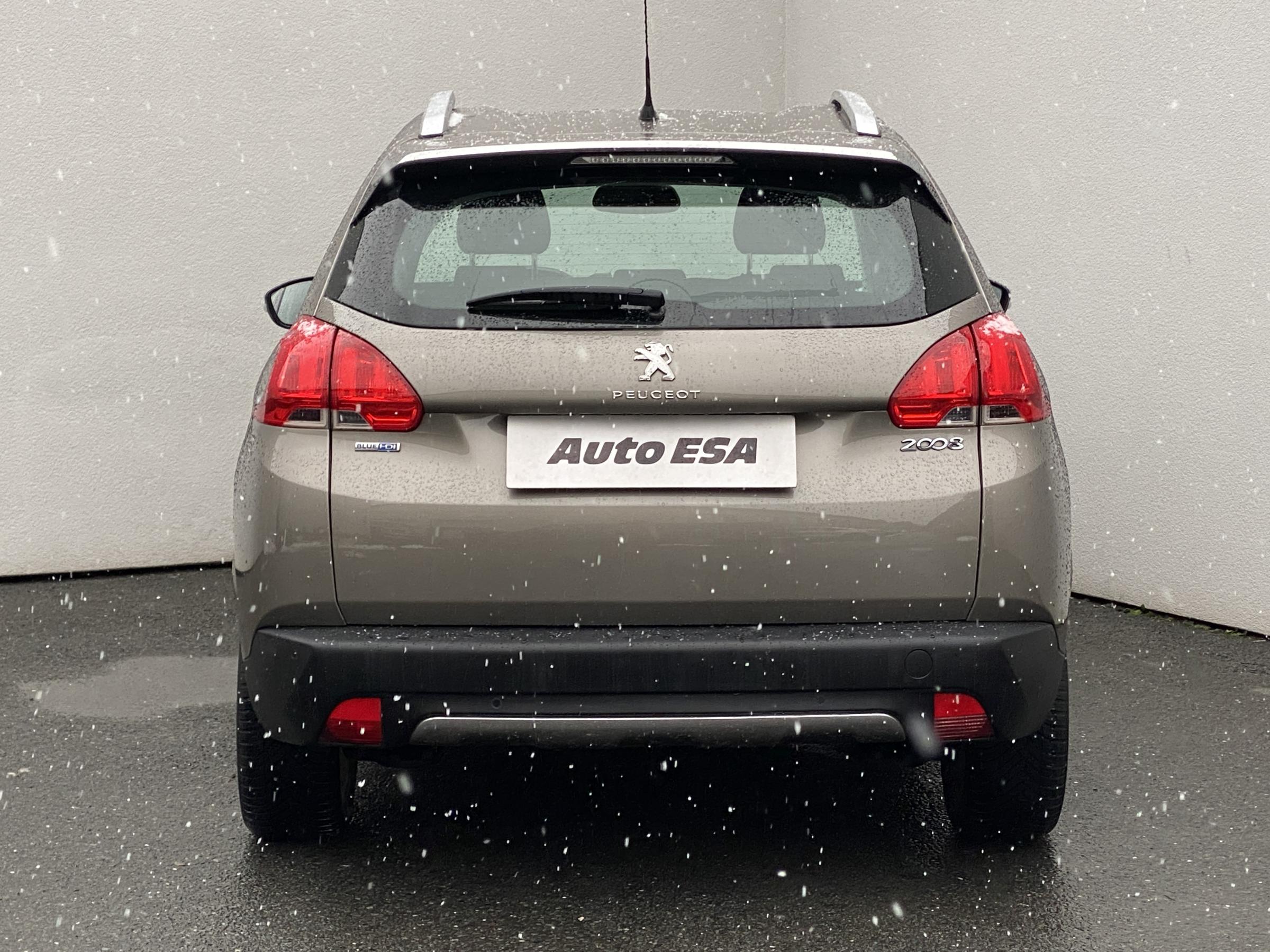 Peugeot 2008, 2016 - pohled č. 5