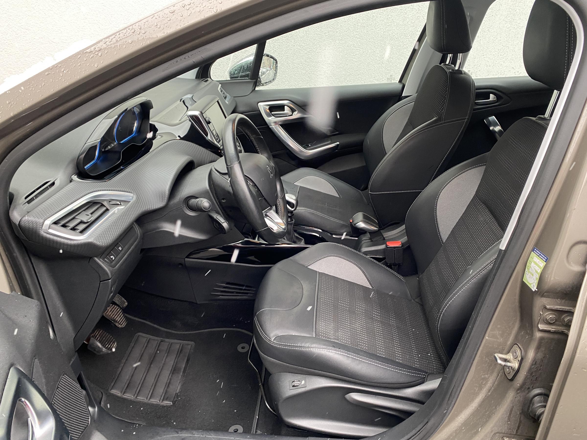 Peugeot 2008, 2016 - pohled č. 9