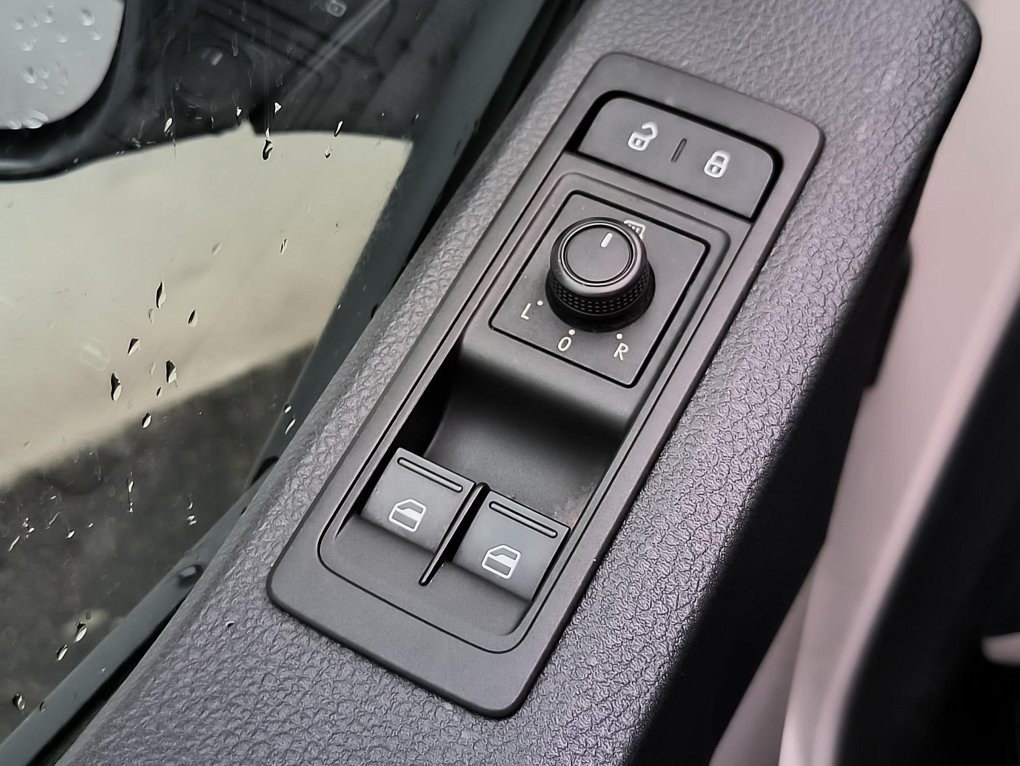 Volkswagen Transporter 2.0TDi  T6 L2 9míst