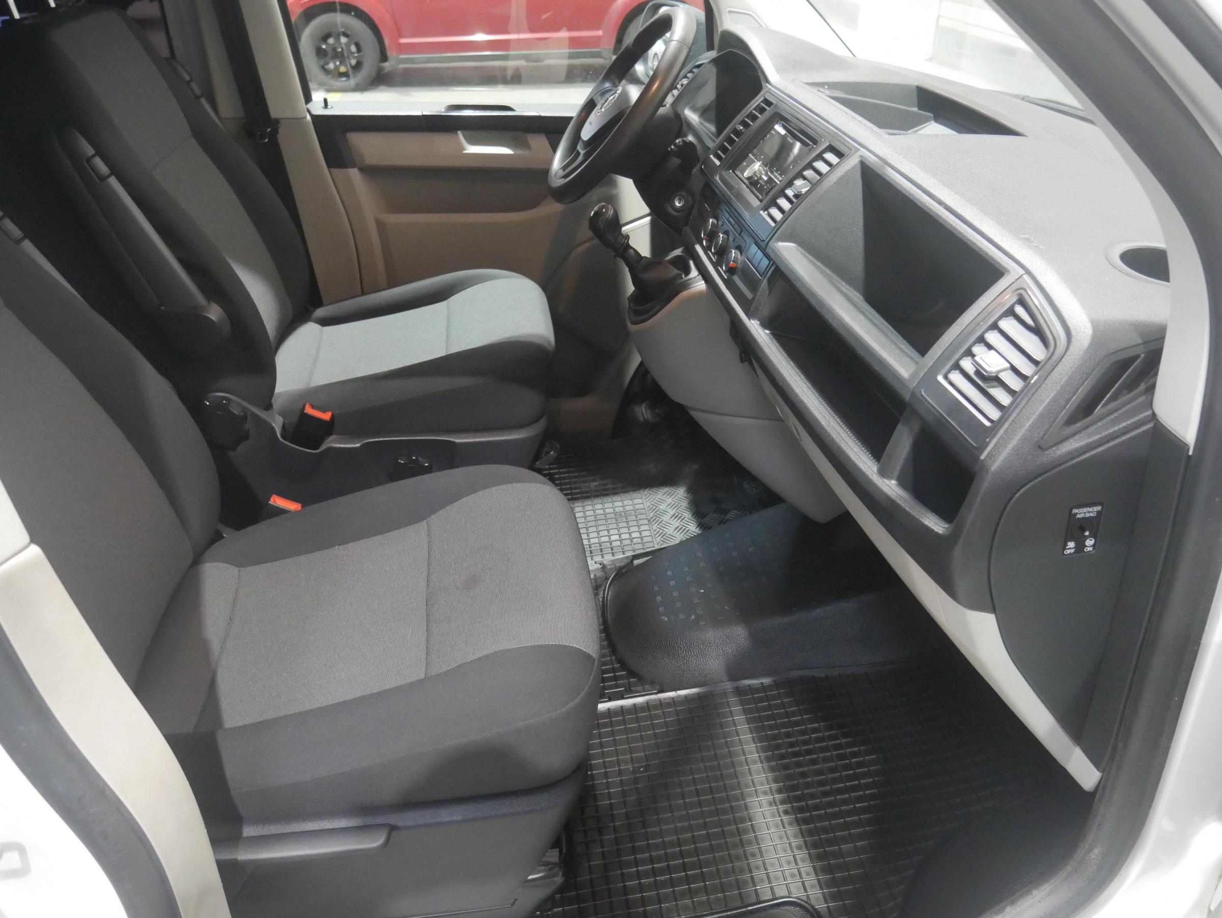 Volkswagen Transporter, 2015 - pohled č. 10