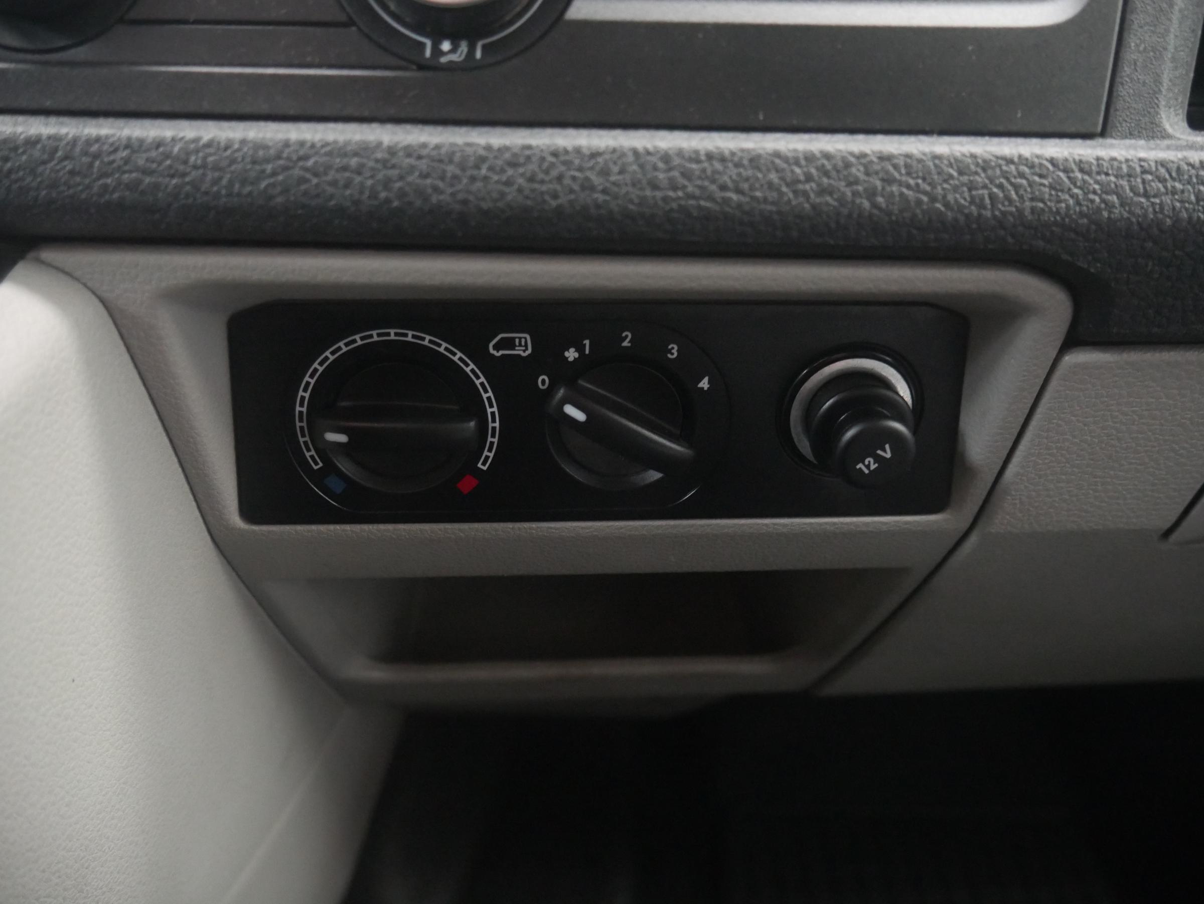 Volkswagen Transporter, 2015 - pohled č. 15