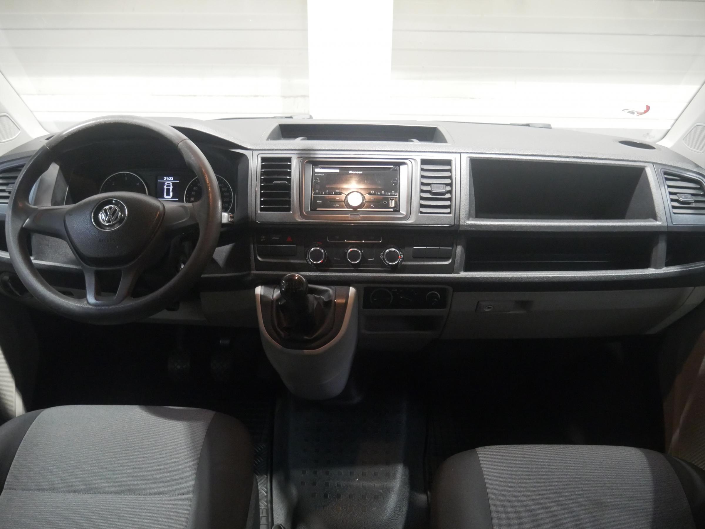 Volkswagen Transporter, 2015 - pohled č. 8