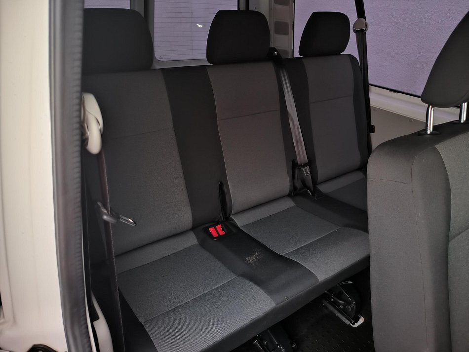 Volkswagen Transporter 2.0TDi  T6 L2 9míst