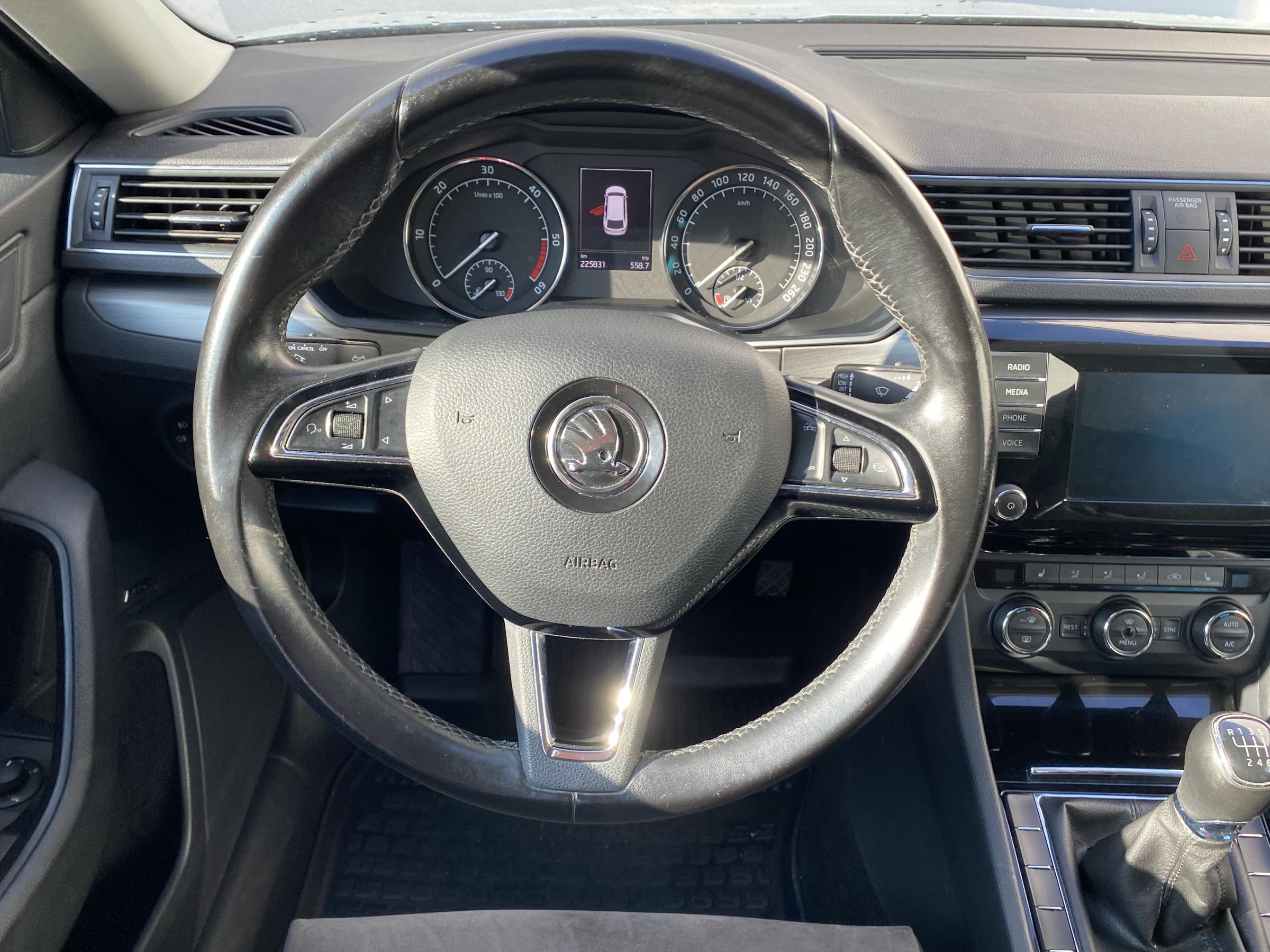 Škoda Superb III, 2016 - pohled č. 12