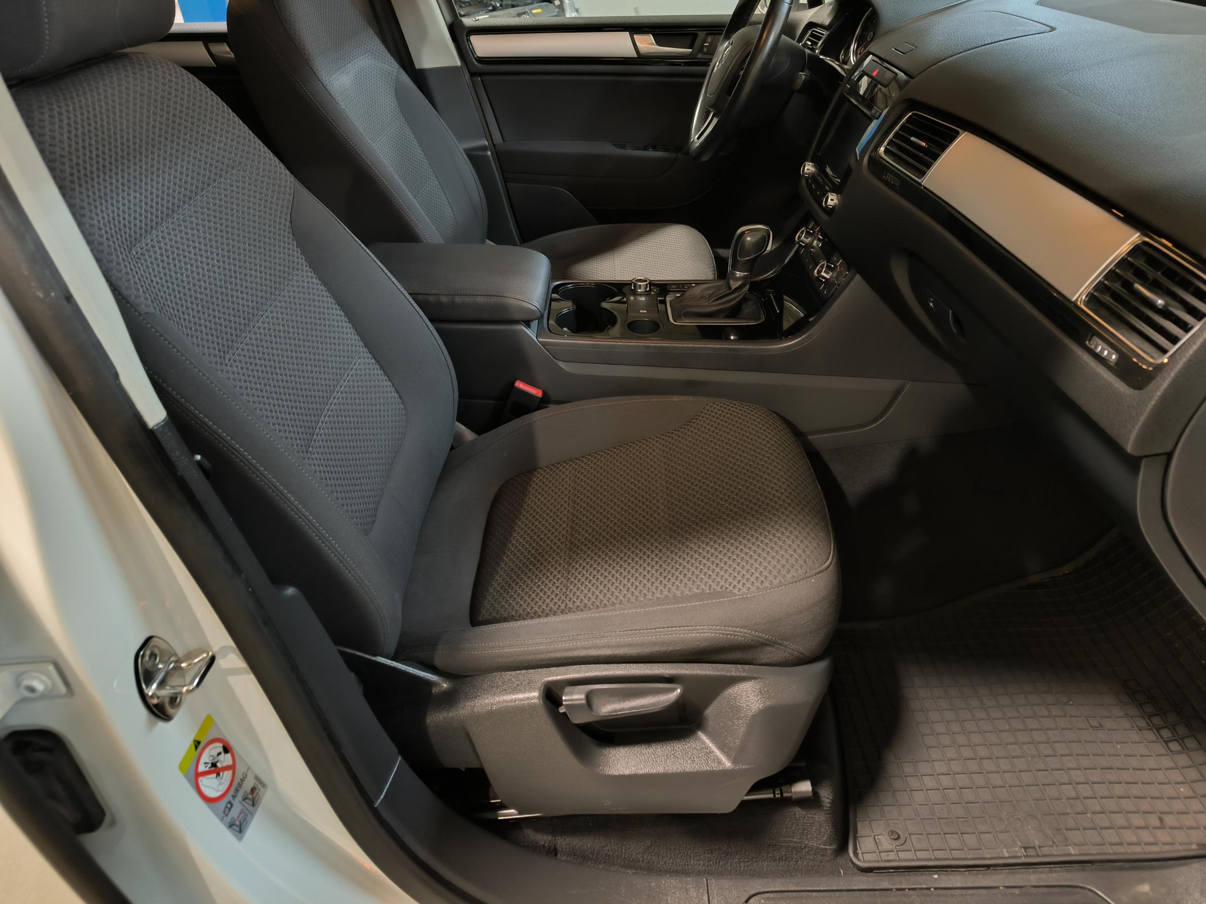 Volkswagen Touareg, 2013 - pohled č. 12