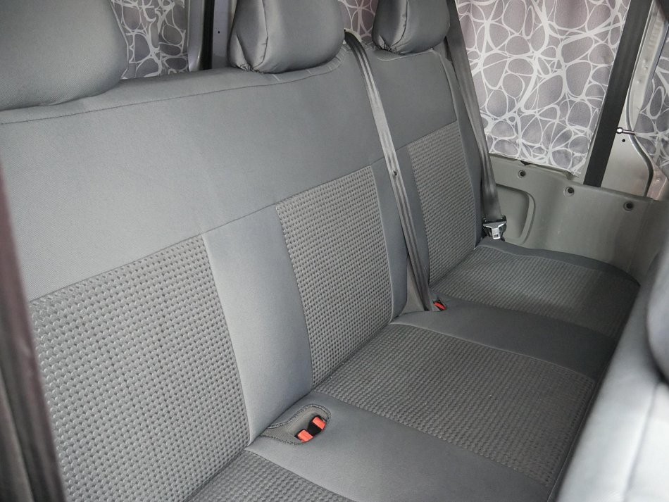 Renault Trafic 2.5dCi Passenger L2 9míst