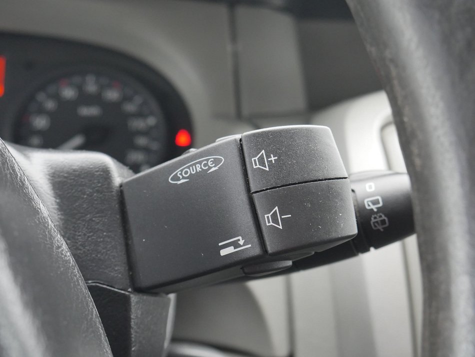 Renault Trafic 2.5dCi Passenger L2 9míst