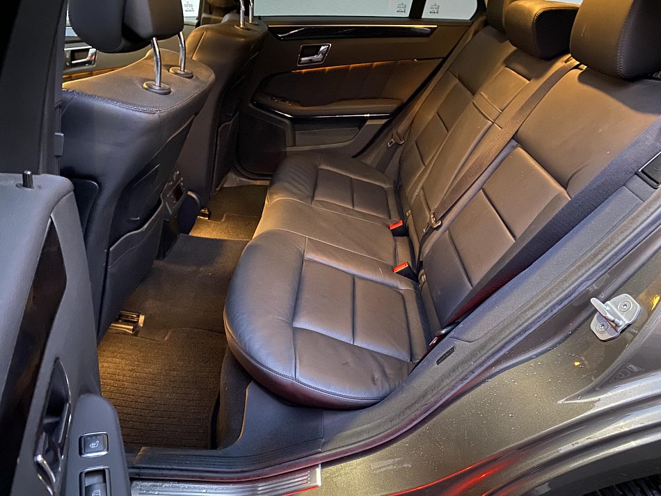 Mercedes-Benz Třída E 3.0 CDi Avantgarde E350, 4M