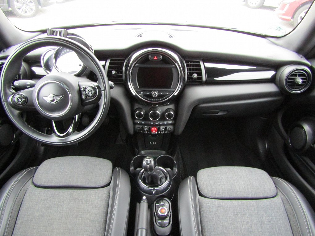 Mini Cooper 1.5i 