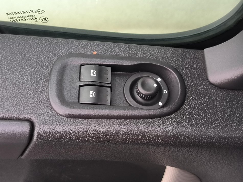 Renault Master 2.3dCi  L1H1 5míst