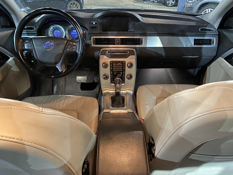 Volvo S80 2.4 D5 Momentum AWD