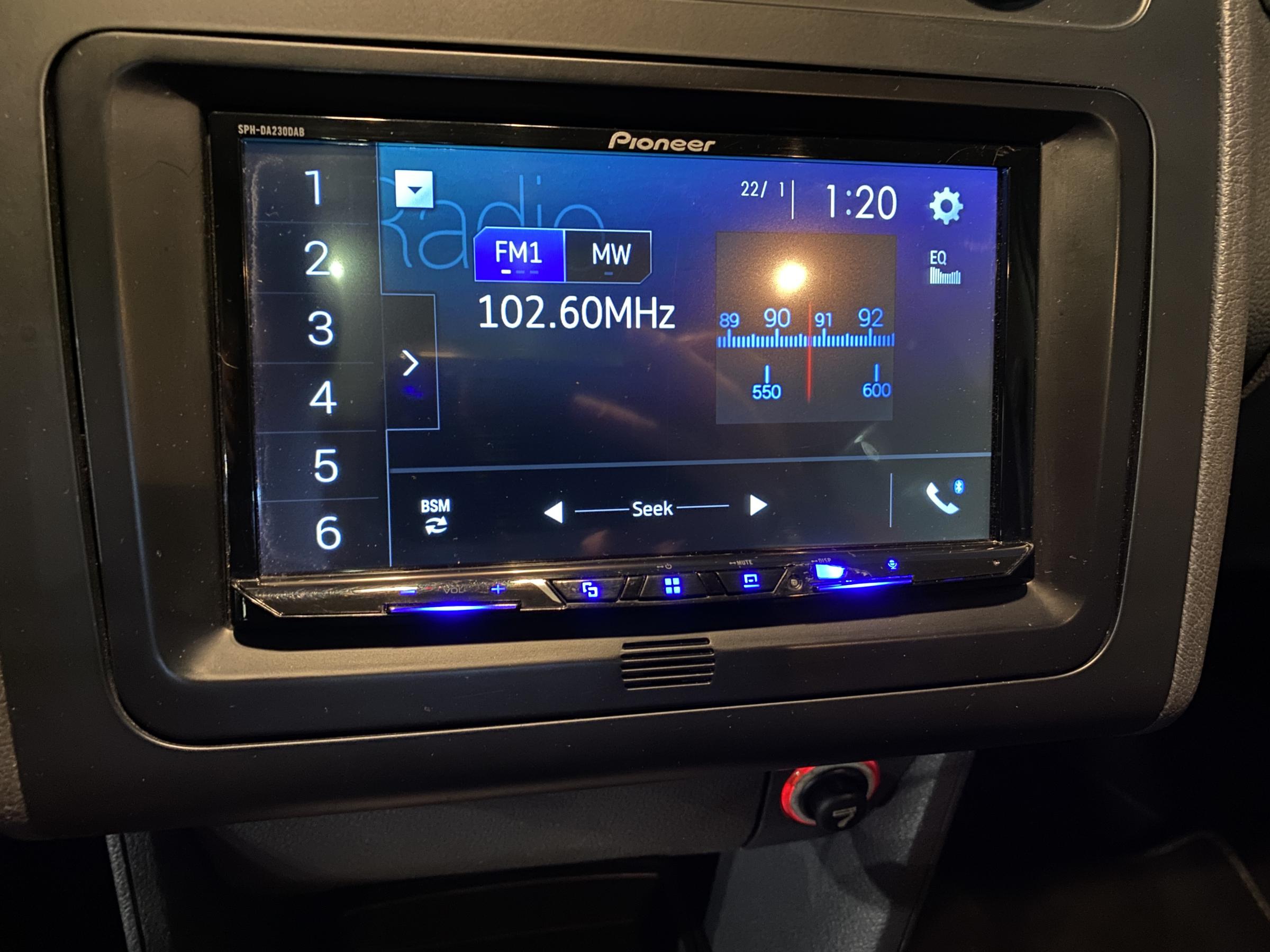 Volkswagen Touran, 2012 - pohled č. 16