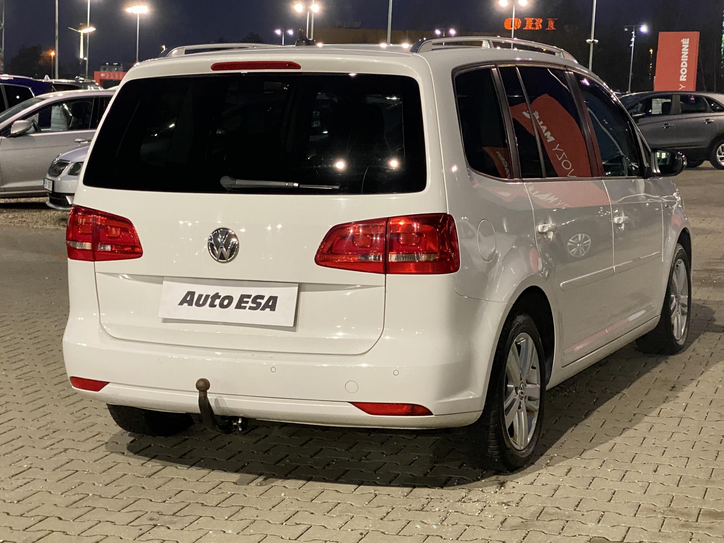 Volkswagen Touran, 2012 - pohled č. 4