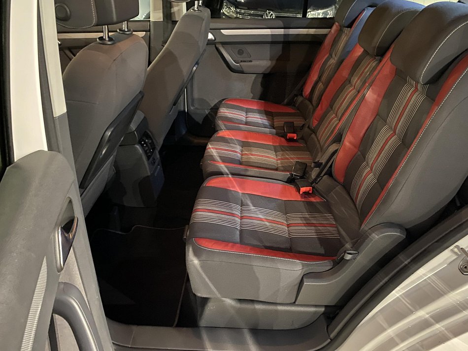 Volkswagen Touran 2.0 TDi Match