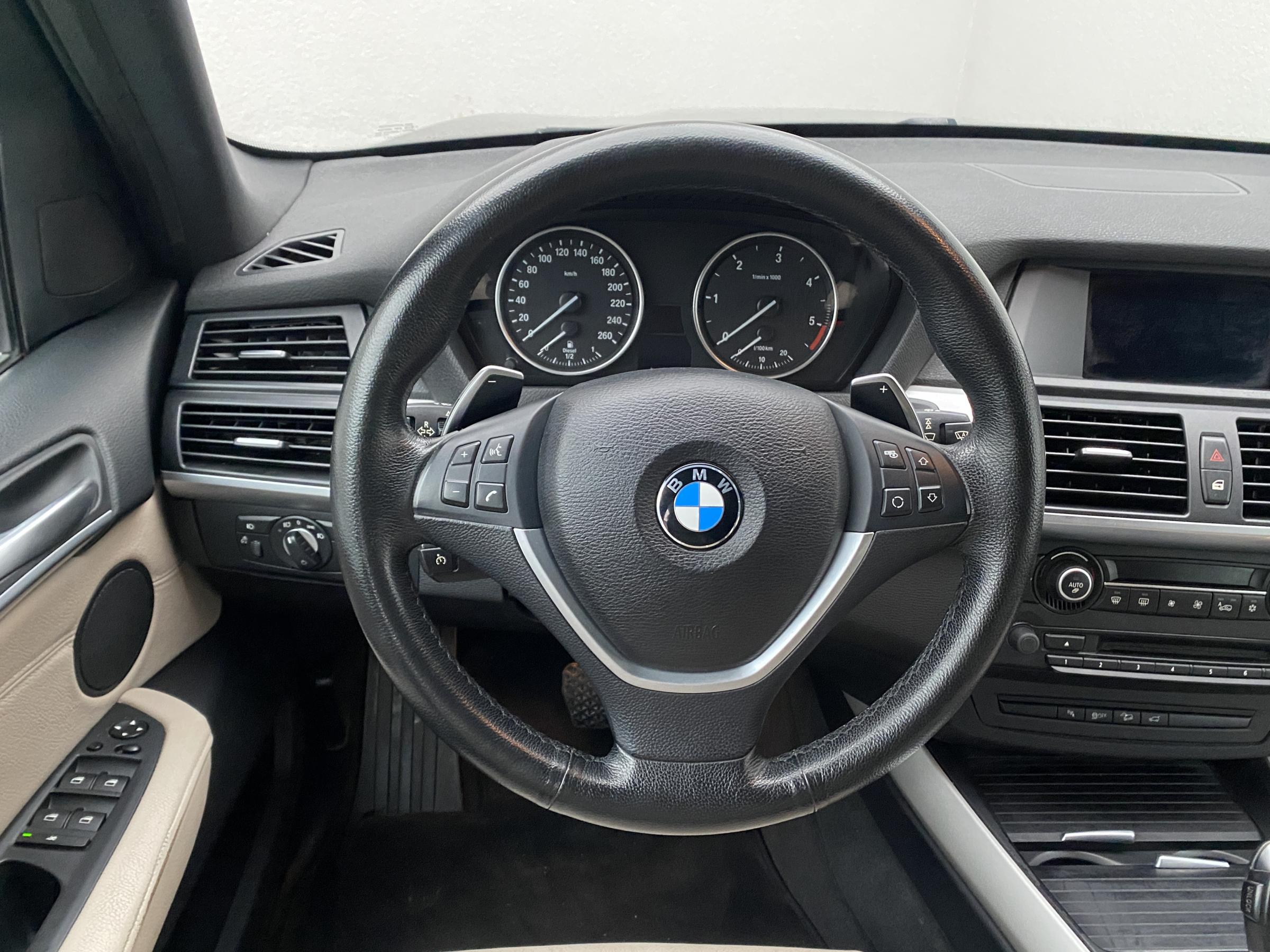BMW X5, 2013 - pohled č. 11