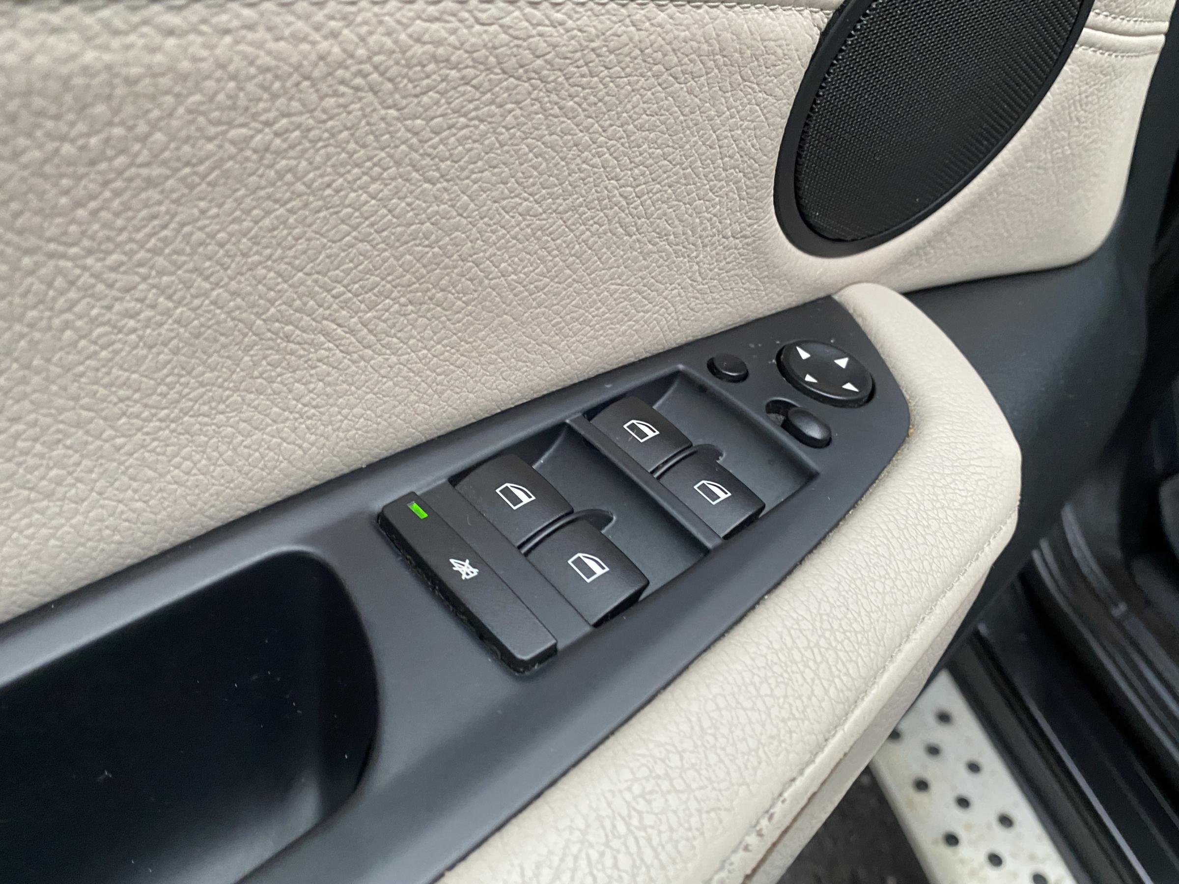 BMW X5, 2013 - pohled č. 13