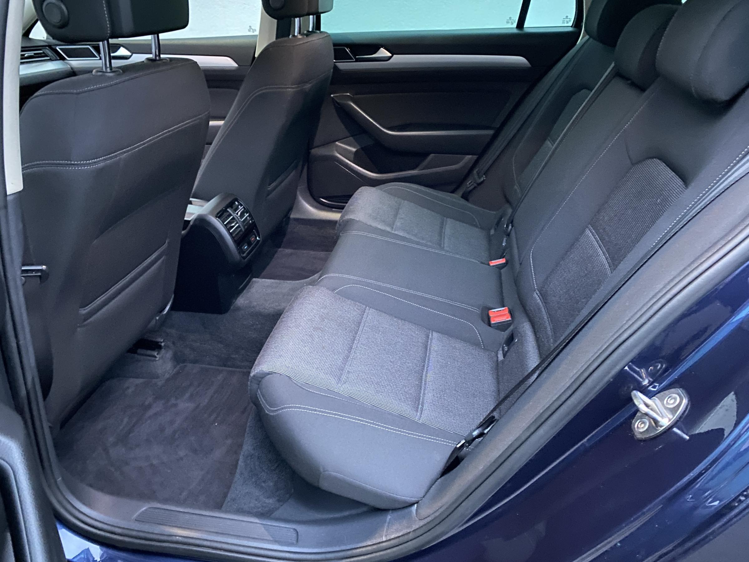 Volkswagen Passat, 2015 - pohled č. 10