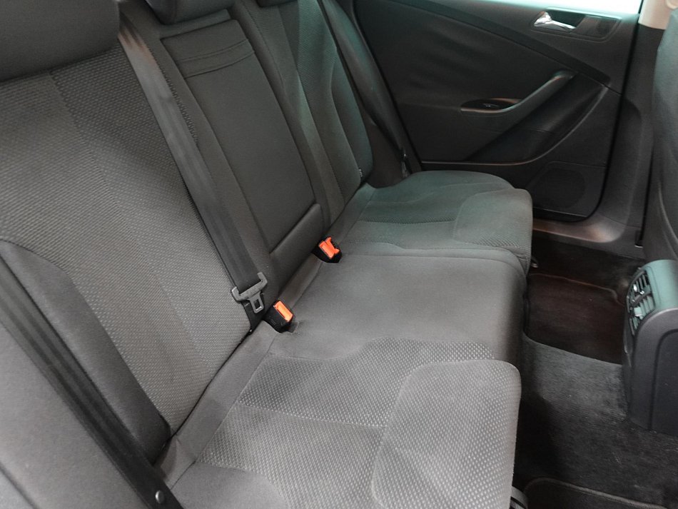 Volkswagen Passat 1.9 TDi 