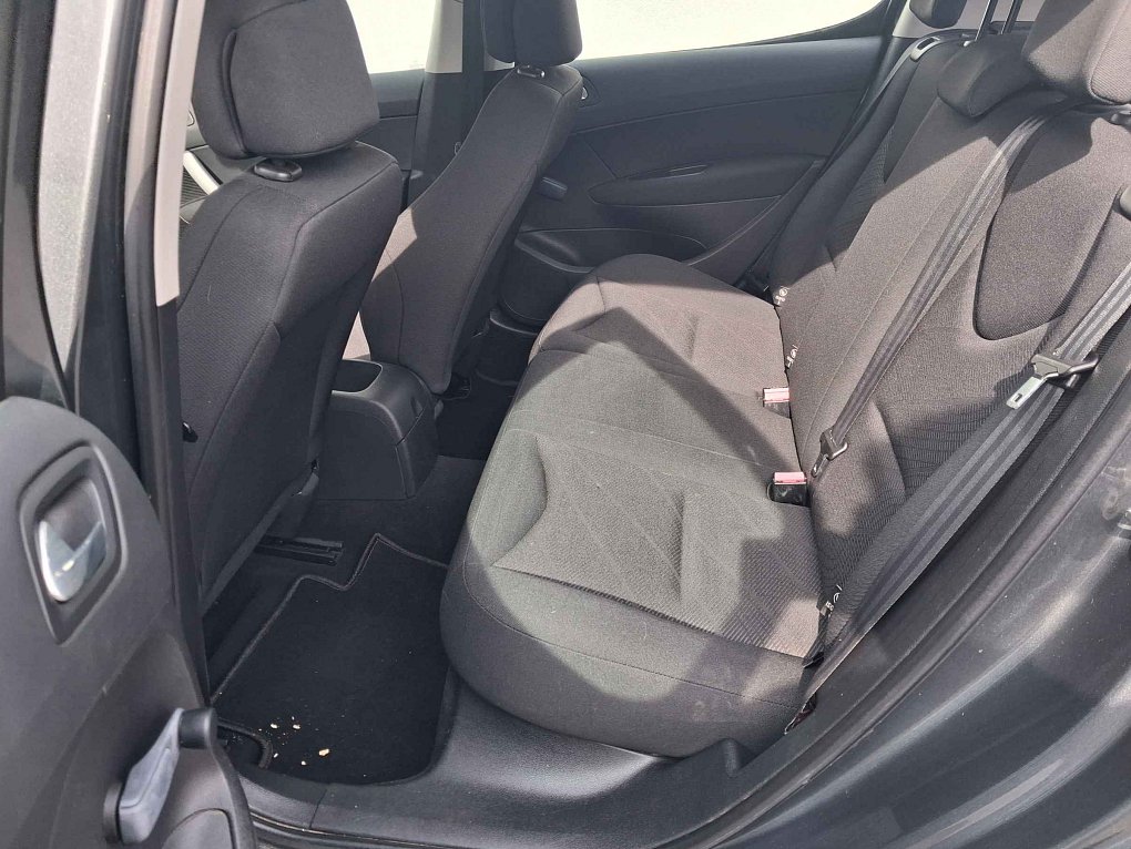 Peugeot 308 1.4i 
