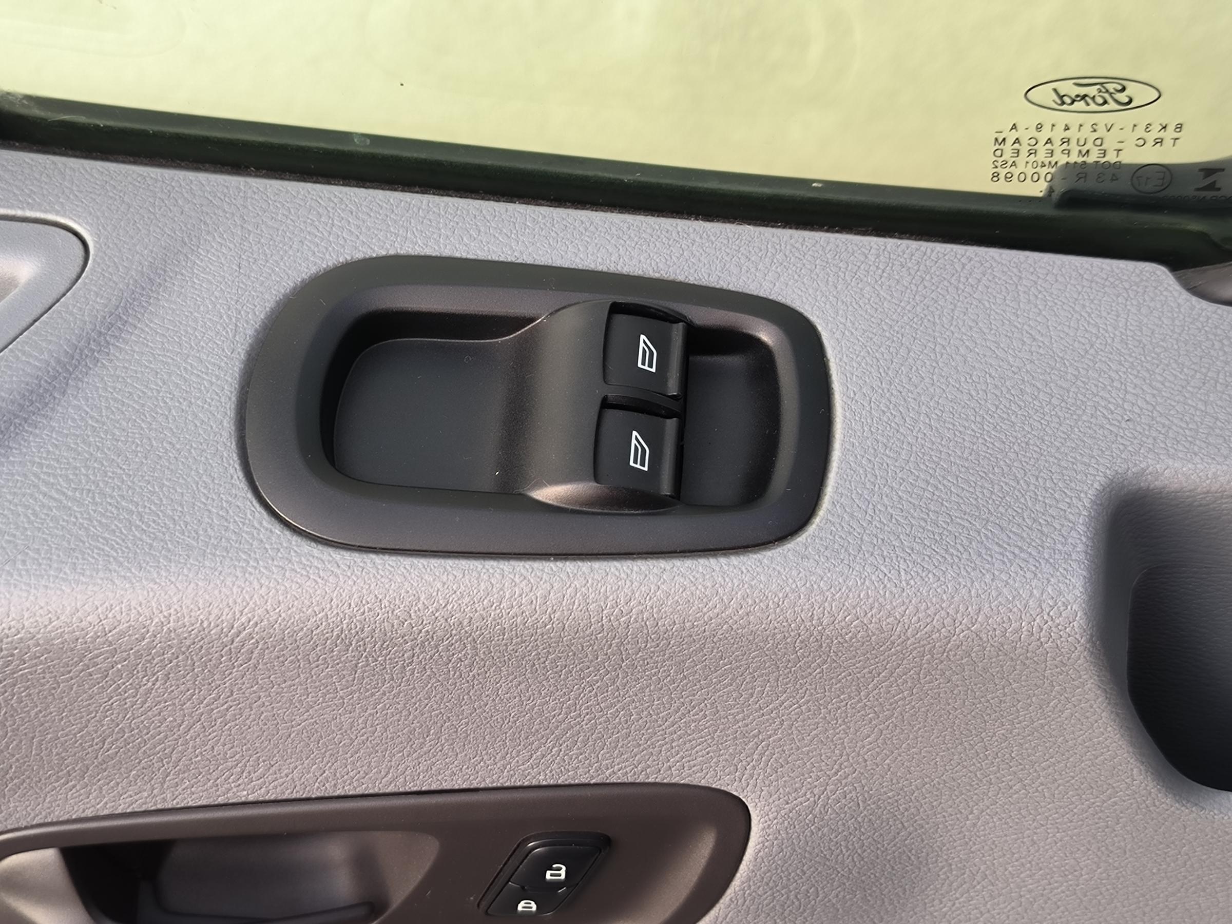 Ford Transit, 2015 - pohled č. 17