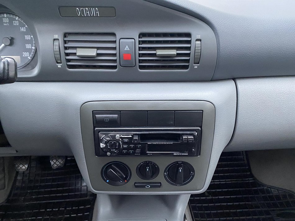 Škoda Octavia 1.6 i 
