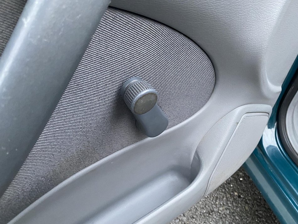 Škoda Octavia 1.6 i 