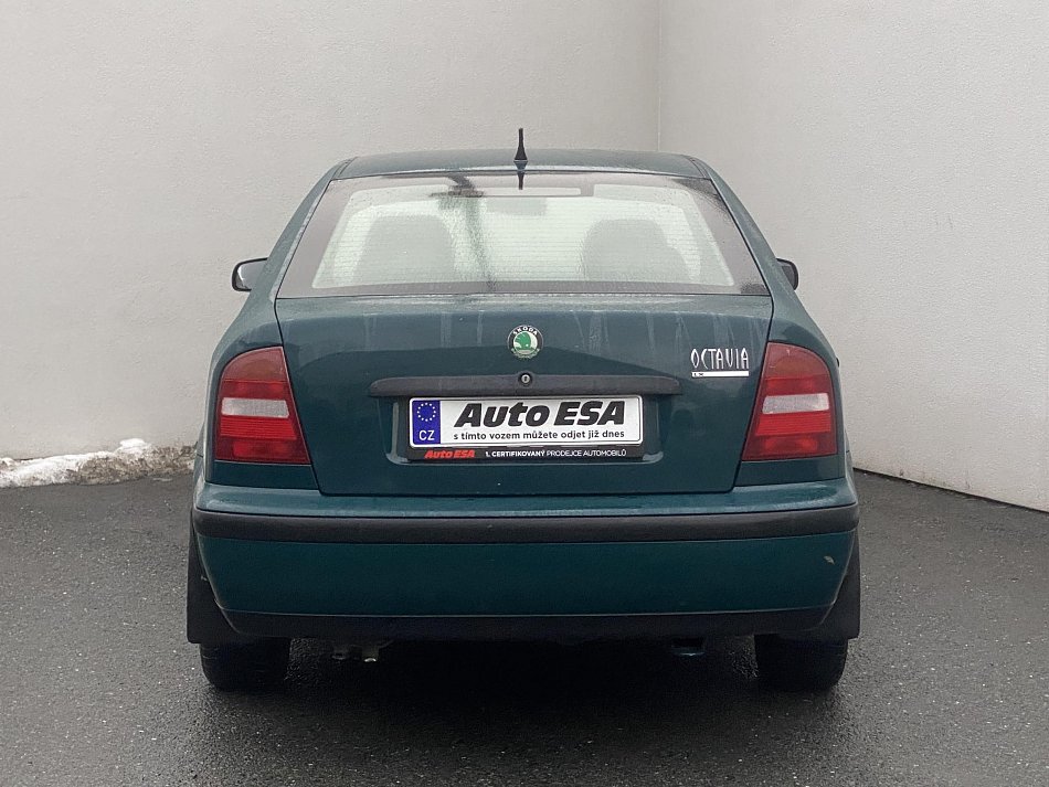 Škoda Octavia 1.6 i 