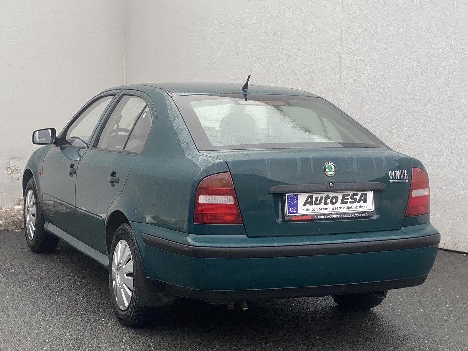 Škoda Octavia 1.6 i 