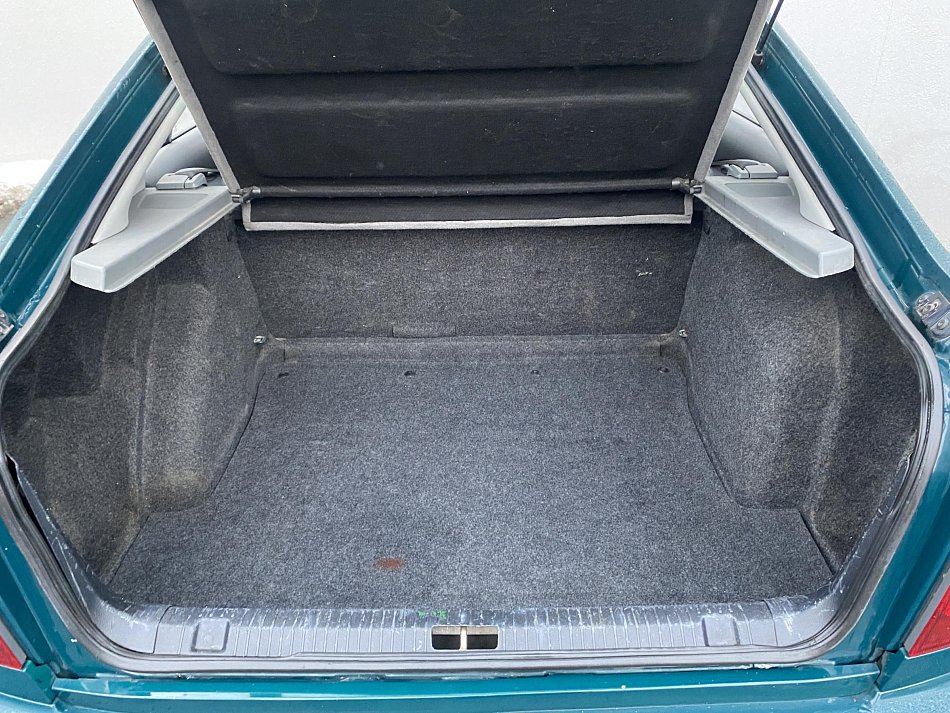 Škoda Octavia 1.6 i 