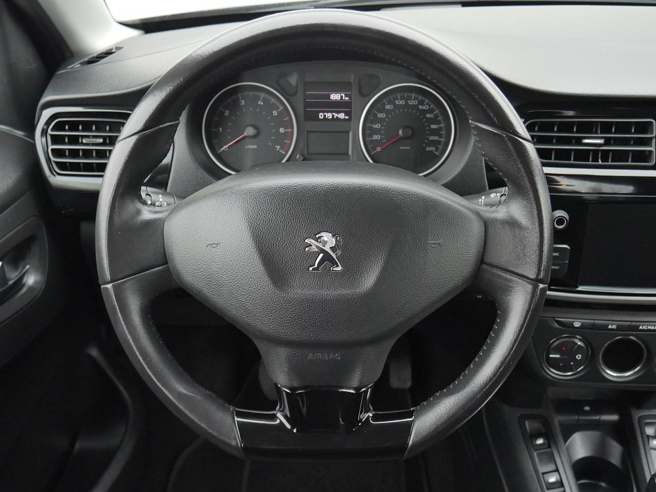Peugeot 301 1.6 VTi Allure