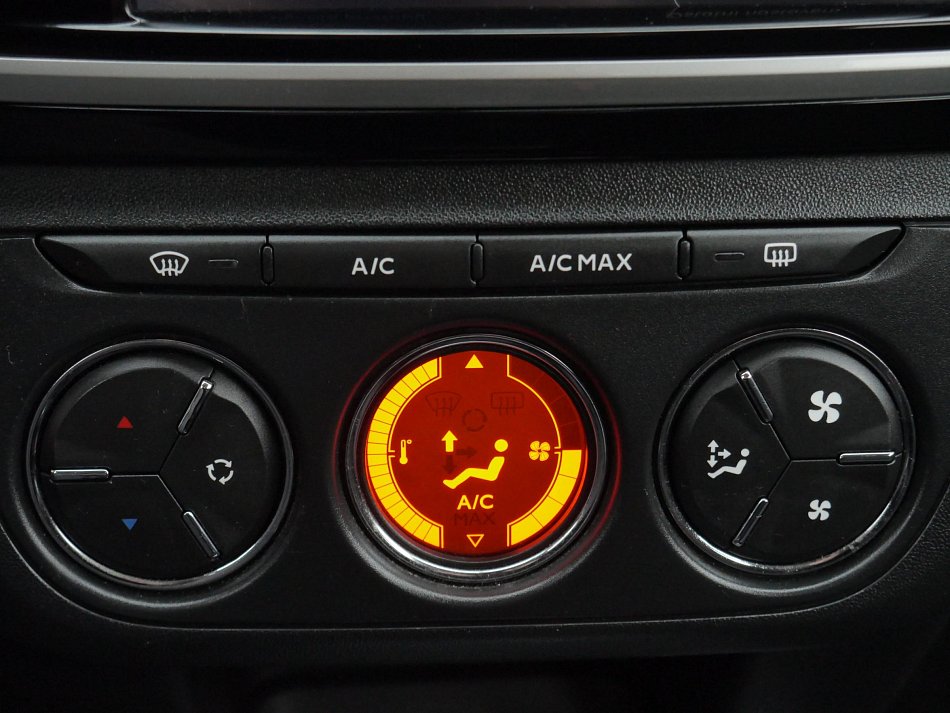 Peugeot 301 1.6 VTi Allure