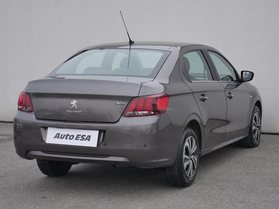 Peugeot 301 1.6 VTi Allure