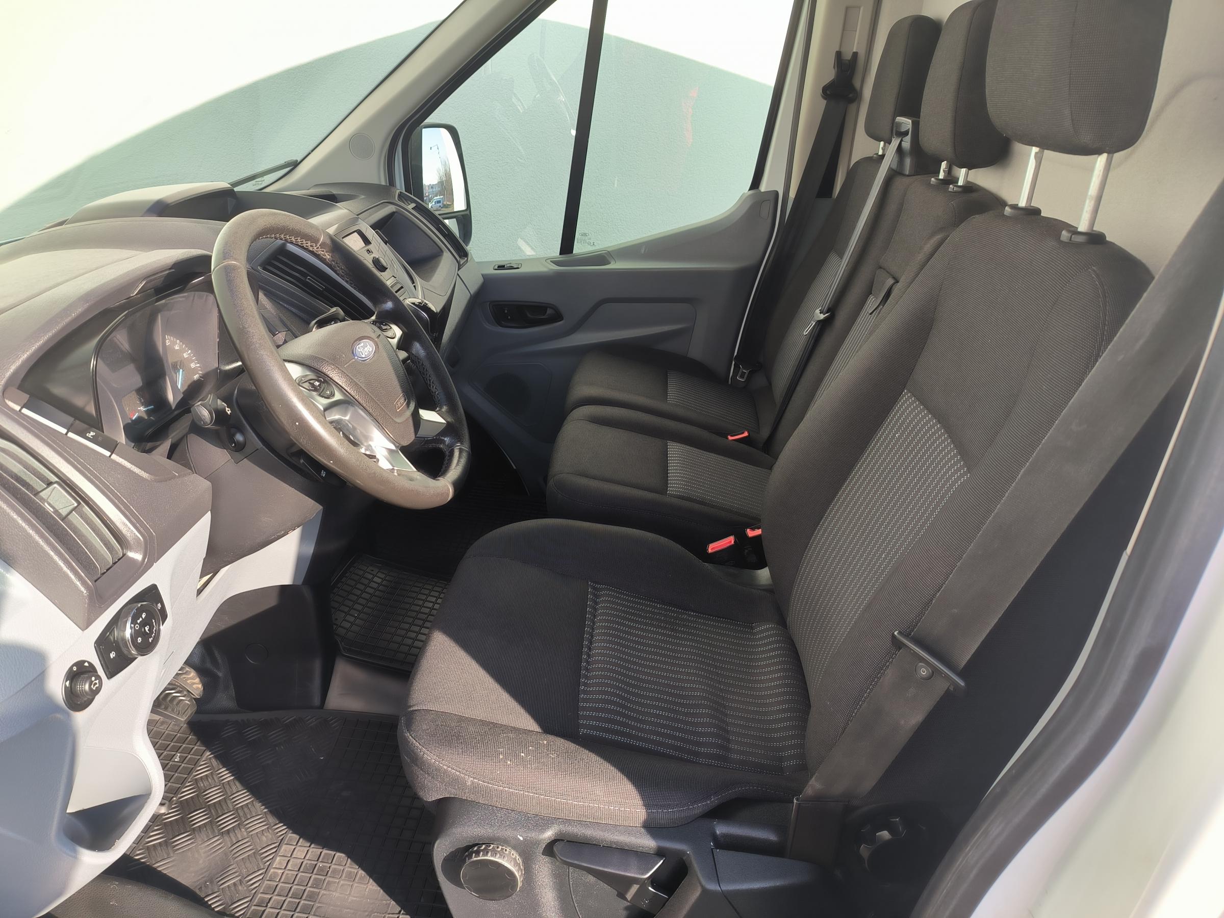 Ford Transit, 2018 - pohled č. 19