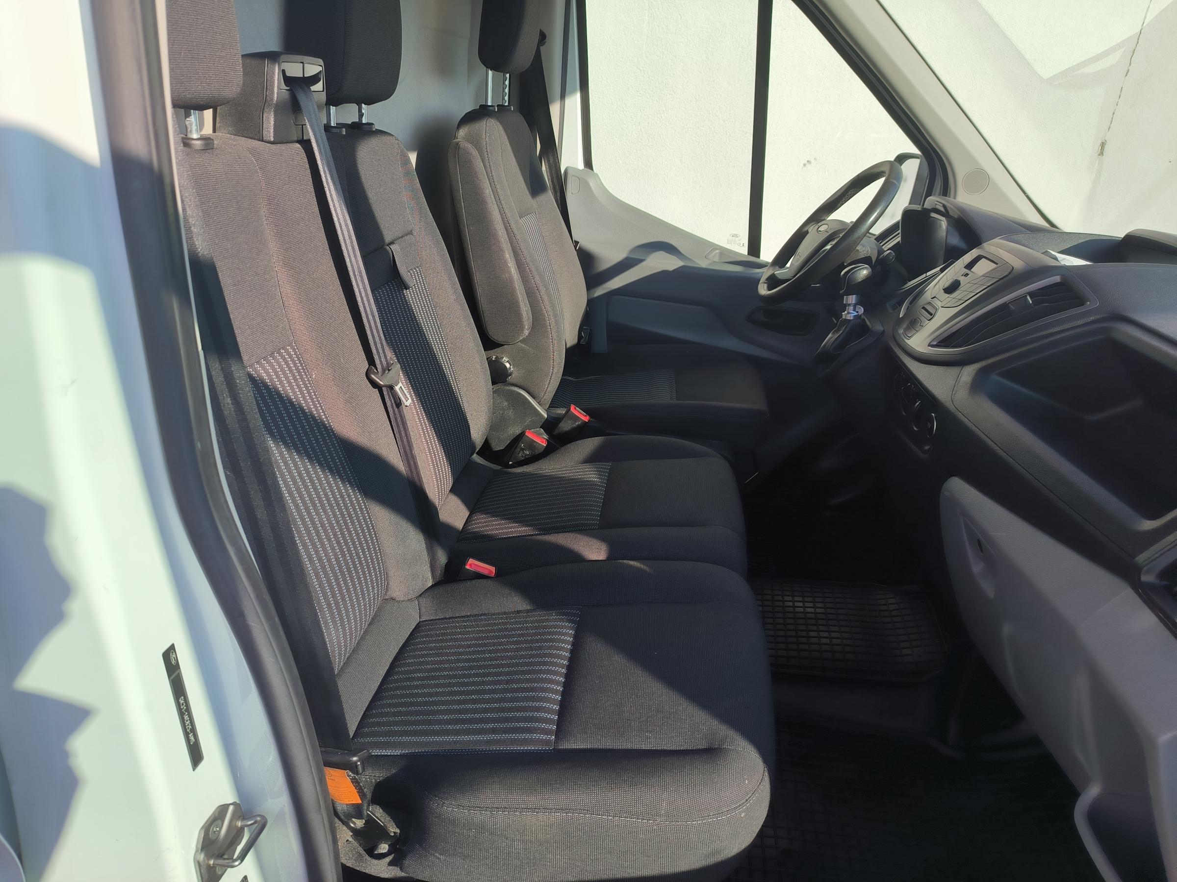 Ford Transit, 2018 - pohled č. 20