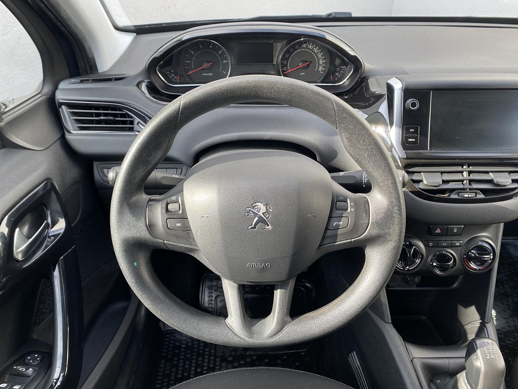 Peugeot 208 1.0 i 