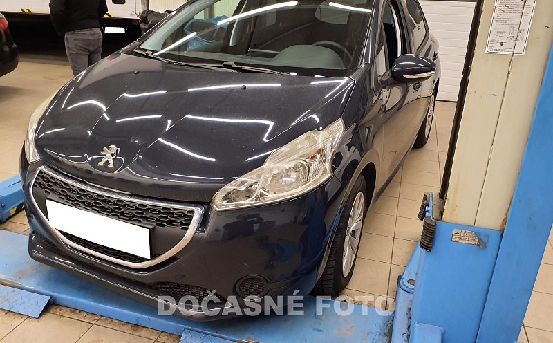 Peugeot 208 1.0 i 