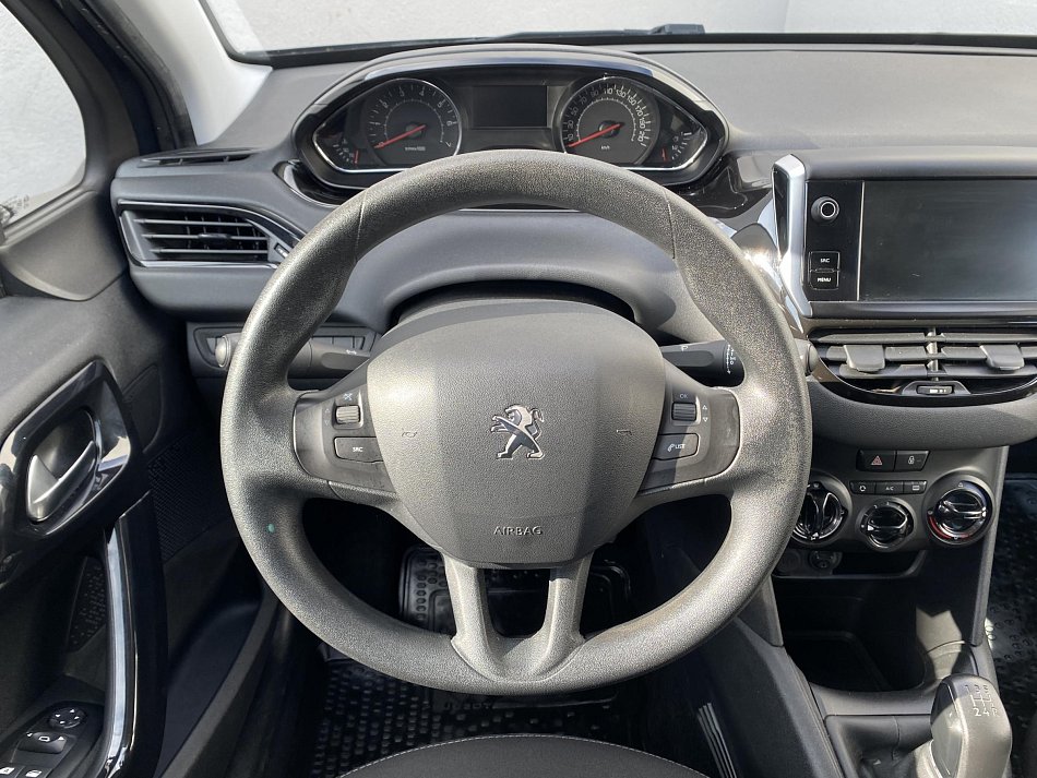 Peugeot 208 1.0 i 