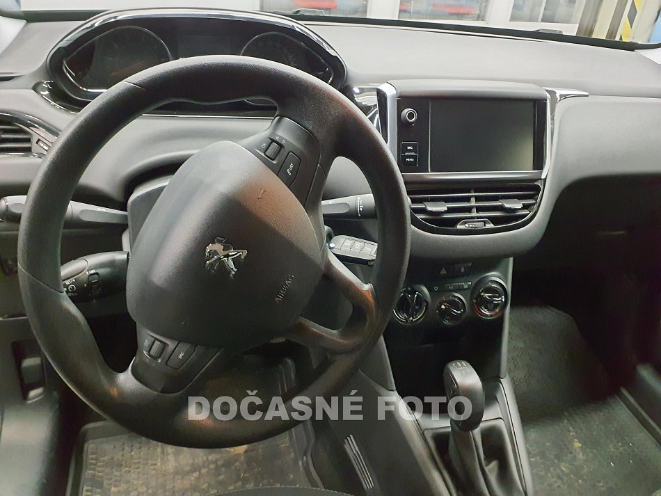 Peugeot 208 1.0 i 
