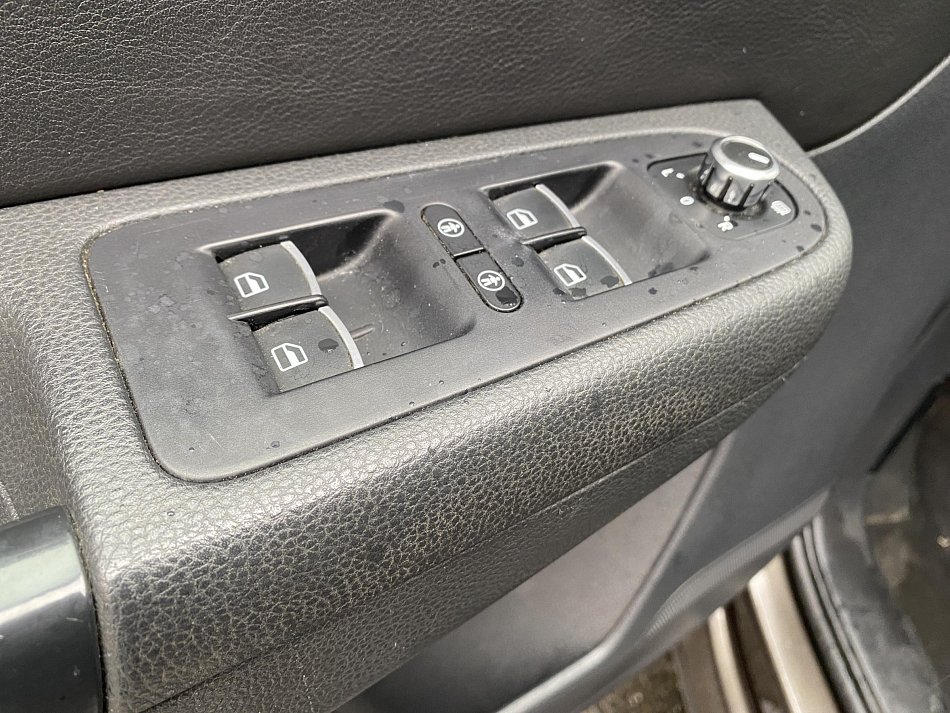 Volkswagen Sharan 2.0 TDi 